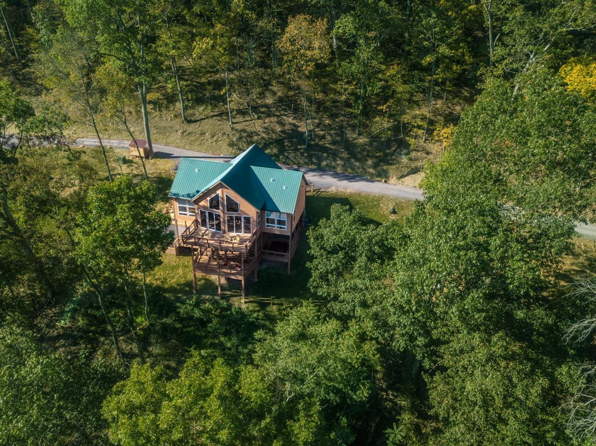 Eagles Nest A Pet Friendly Cabin On The River With A Hot Tub Luray Exterior photo