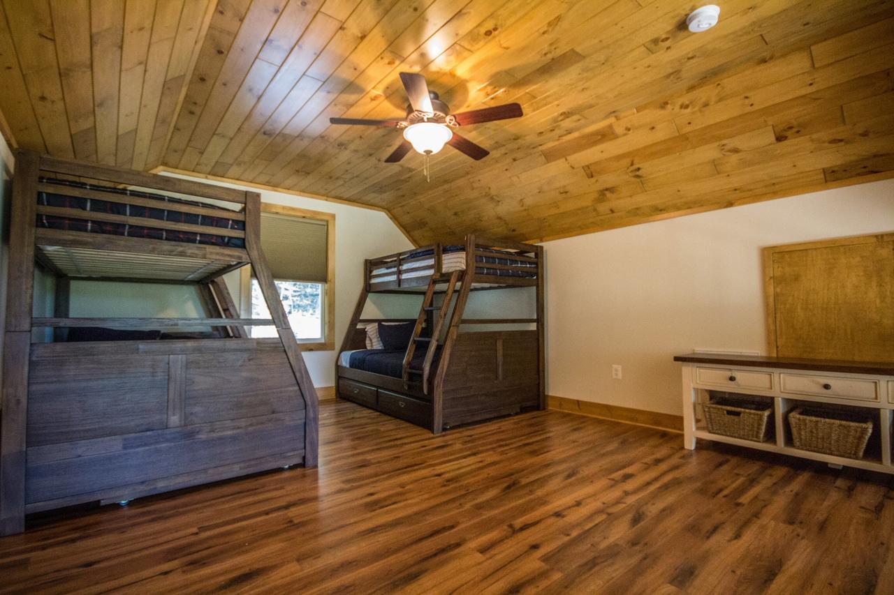 Eagles Nest A Pet Friendly Cabin On The River With A Hot Tub Luray Exterior photo